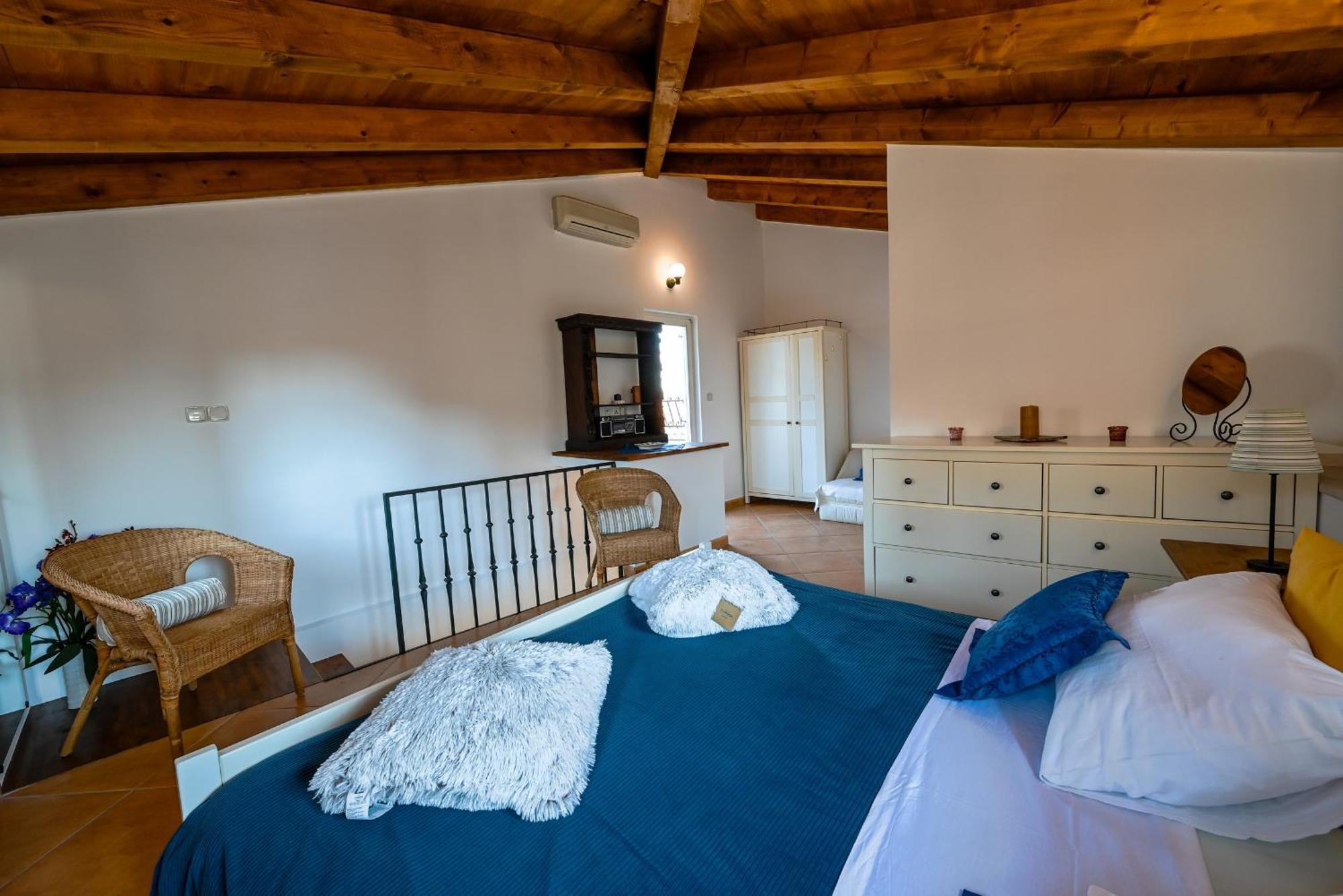 Alice Apartment With Balcony Ровинь Экстерьер фото