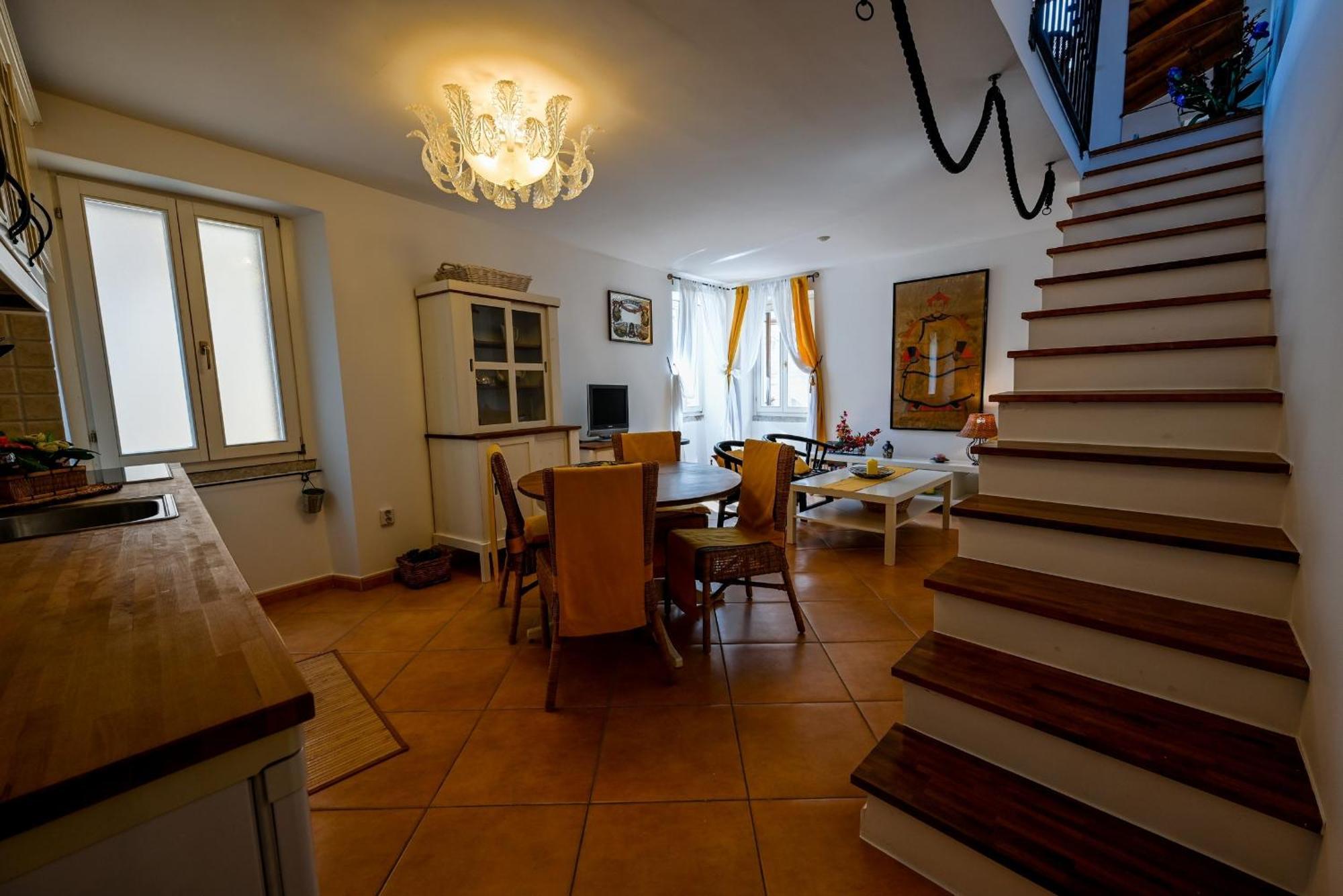 Alice Apartment With Balcony Ровинь Экстерьер фото