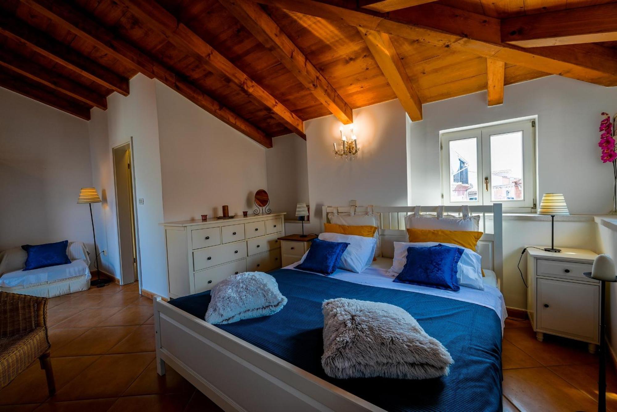 Alice Apartment With Balcony Ровинь Экстерьер фото